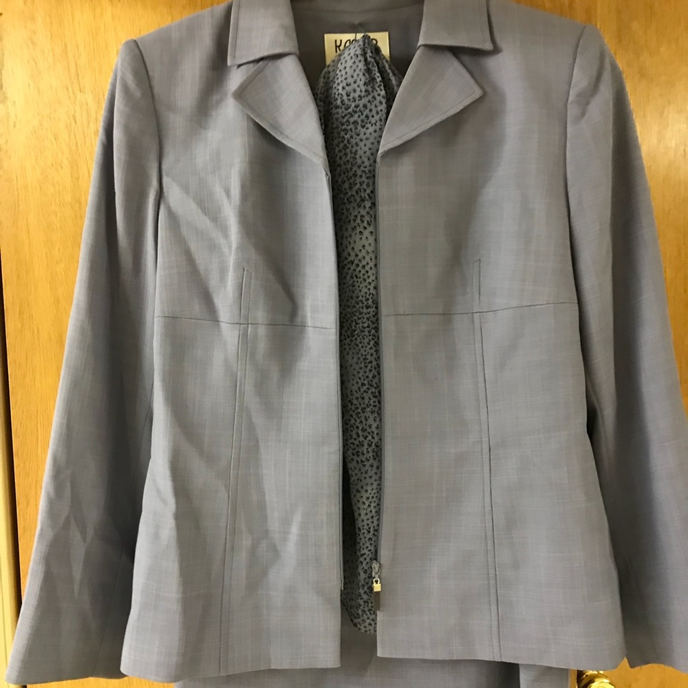 Kasper ladies suit with skirt